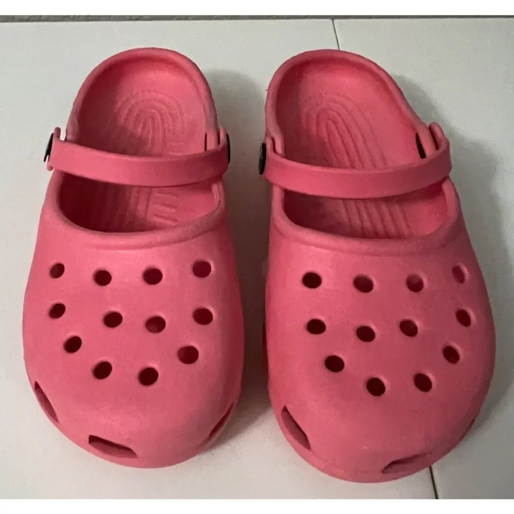 Crocs‎ | Women's Pink Slides Mules Sz 7